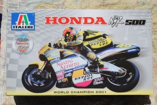 Italeri 4501 HONDA NSR 500 WORLD CHAMPION MOTOGP 2001